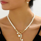 A Round Artificial Pearl Necklace - Unique Trends