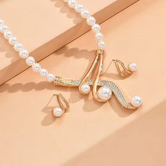 A Round Artificial Pearl Necklace - Unique Trends